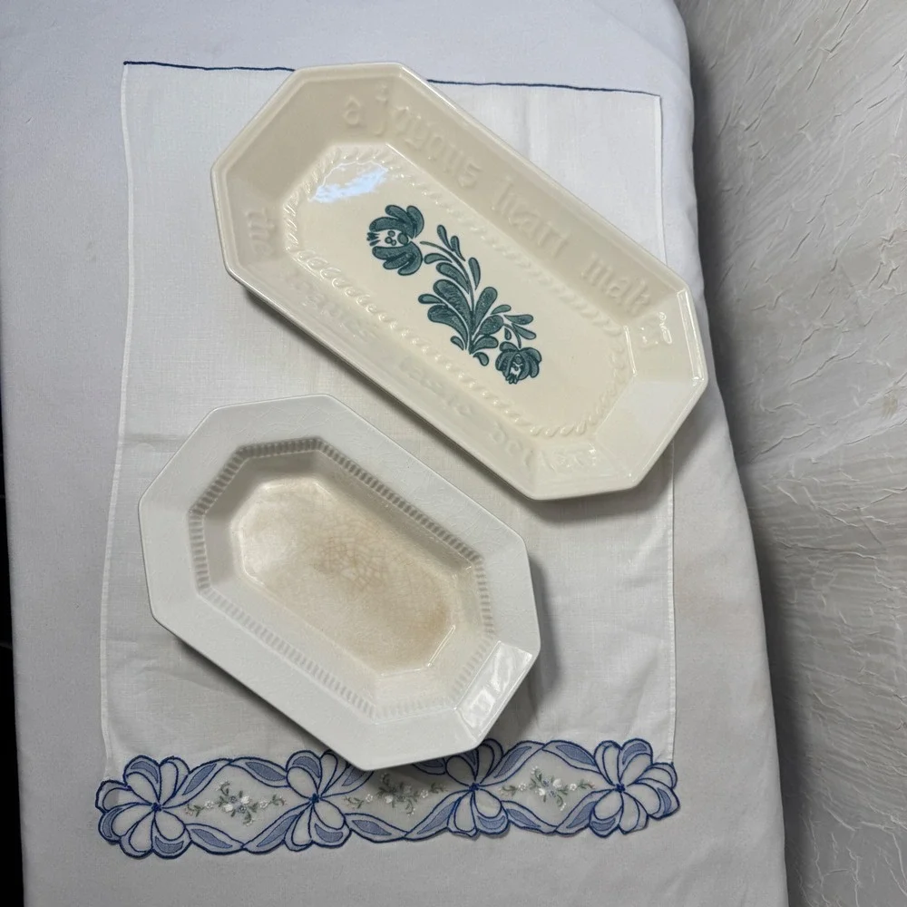 Pfaltzgraff Nikko Serving Set OS Cream Blue Yorktowne Tray and Octagon Bowl‎